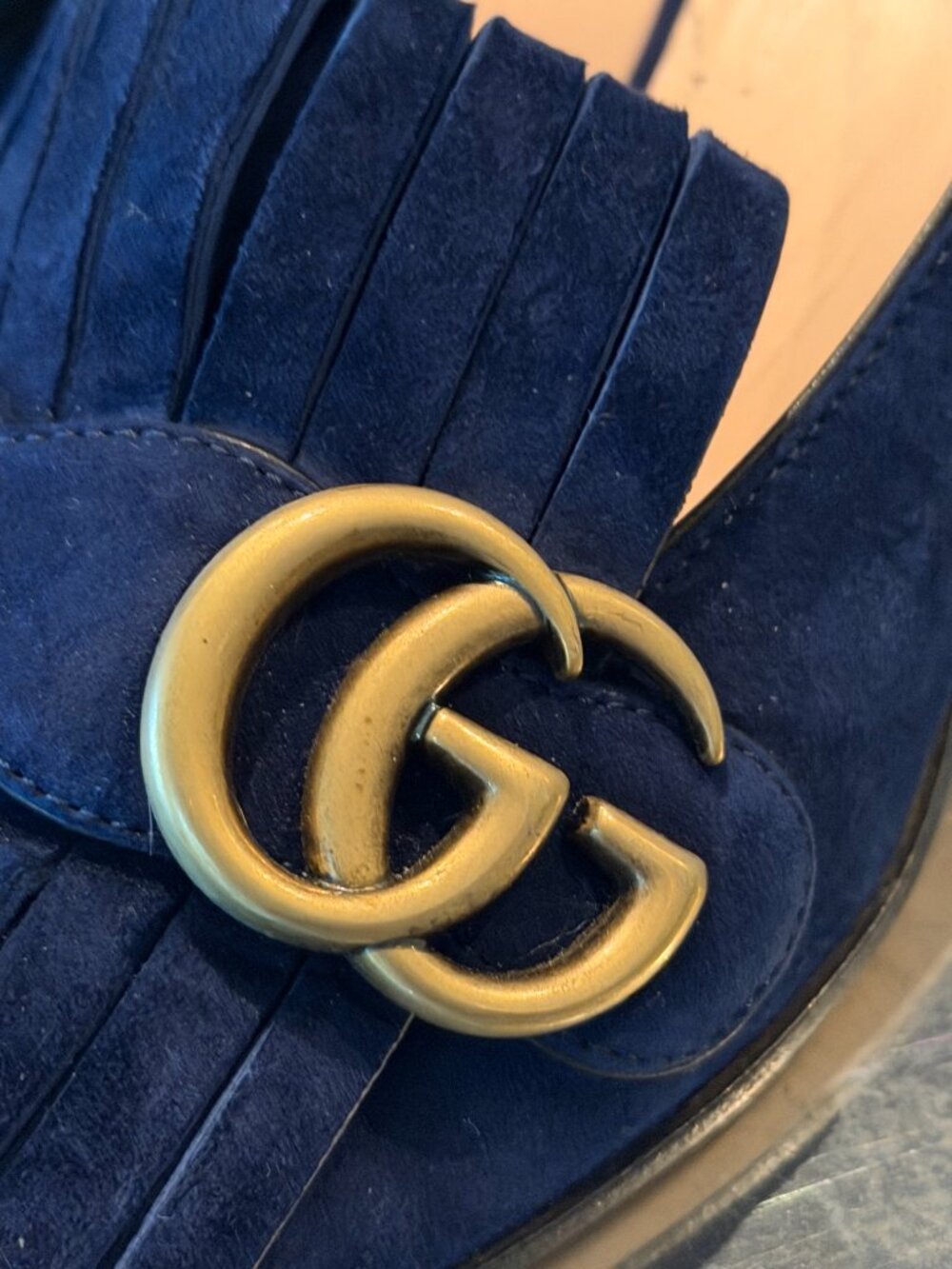 Gucci Kid Scamosciato GG Marmont Fringe 50mm Loafer Pumps 37 Navy - Picture 10 of 11